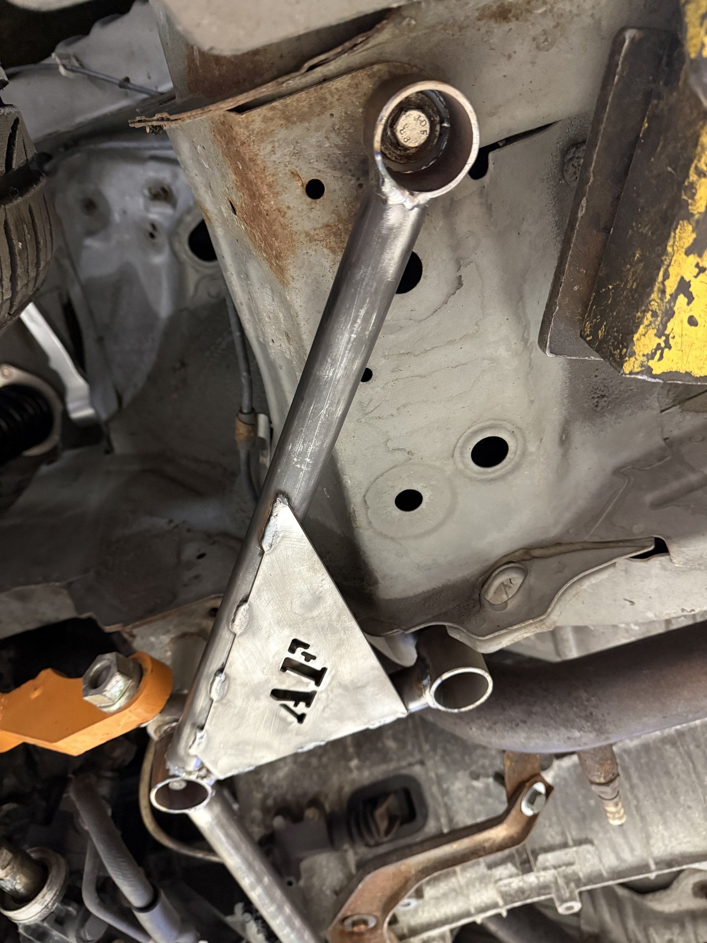 G35 / 350Z Compression Brace