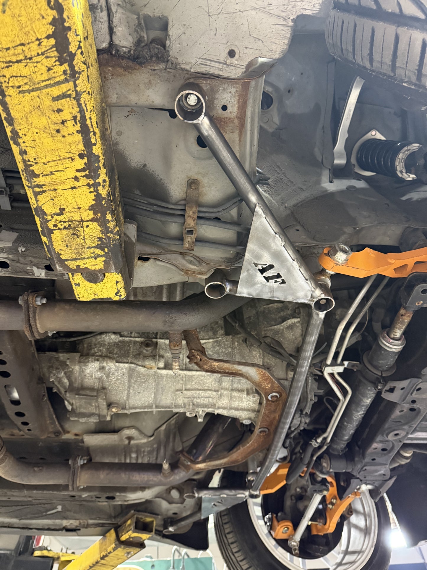 G35 / 350Z Compression Brace